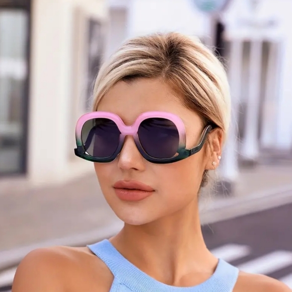 Oversized pink/green sunglasses - Picture 1 of 8